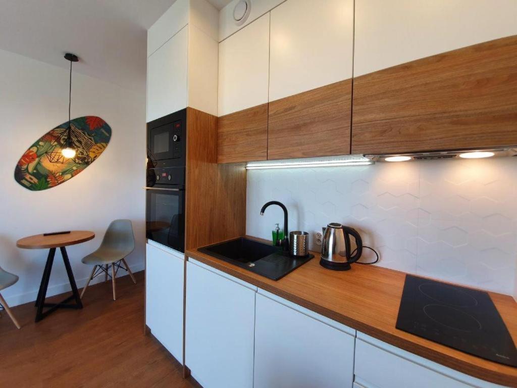 Prywatne Apartamenty W Hotelu - 365Pam Sarbinowo Luaran gambar